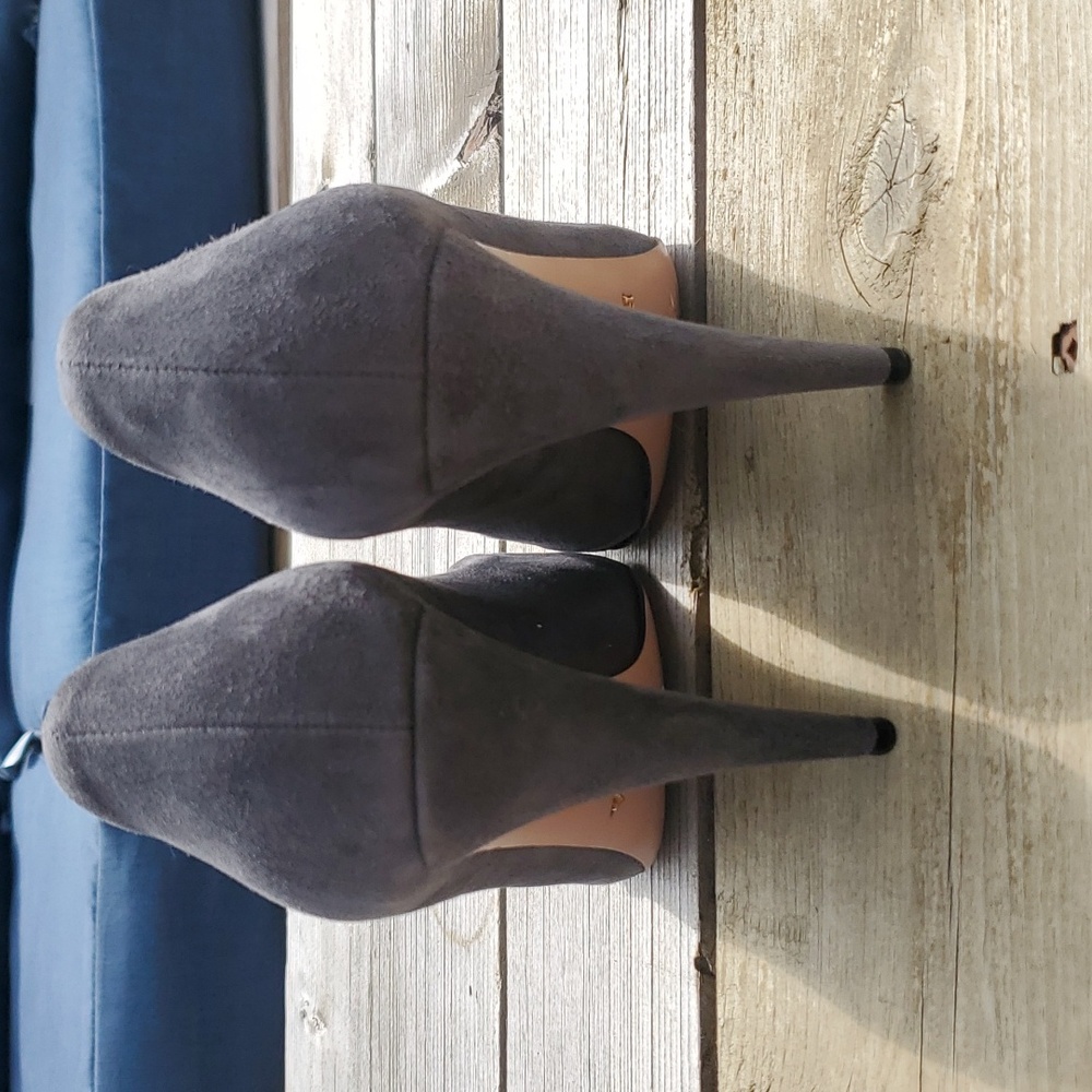 Prada suede peeptoe pumps with rosette - Picture 3 of 5